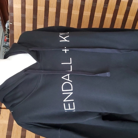 Nwt! Kendall and Kylie hoodie - Picture 7 of 12
